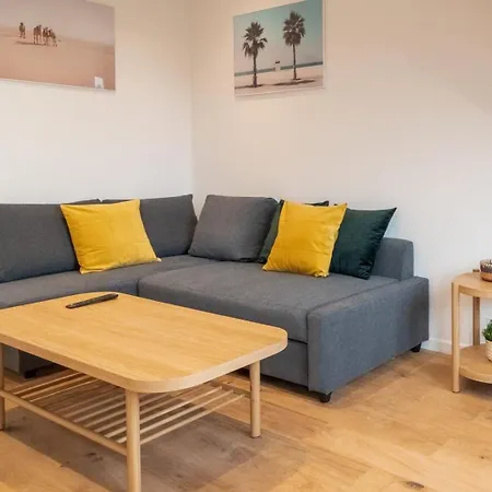 Centre - Cozy And Functional Ap Lila